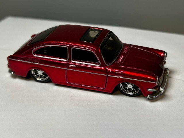 Maisto 1967 Volkswagen 1600 Fastback - photo 2