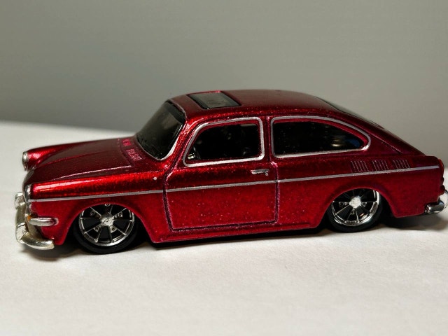 Maisto 1967 Volkswagen 1600 Fastback - photo 4