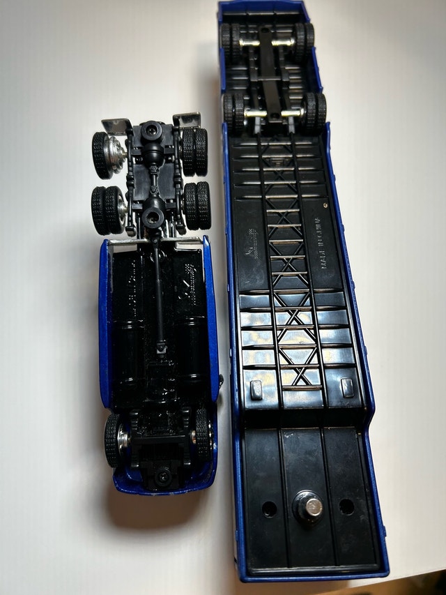 Jimmie Johnson #48 Lowe's Racing NASCAR 1/64 Hauler - photo 5