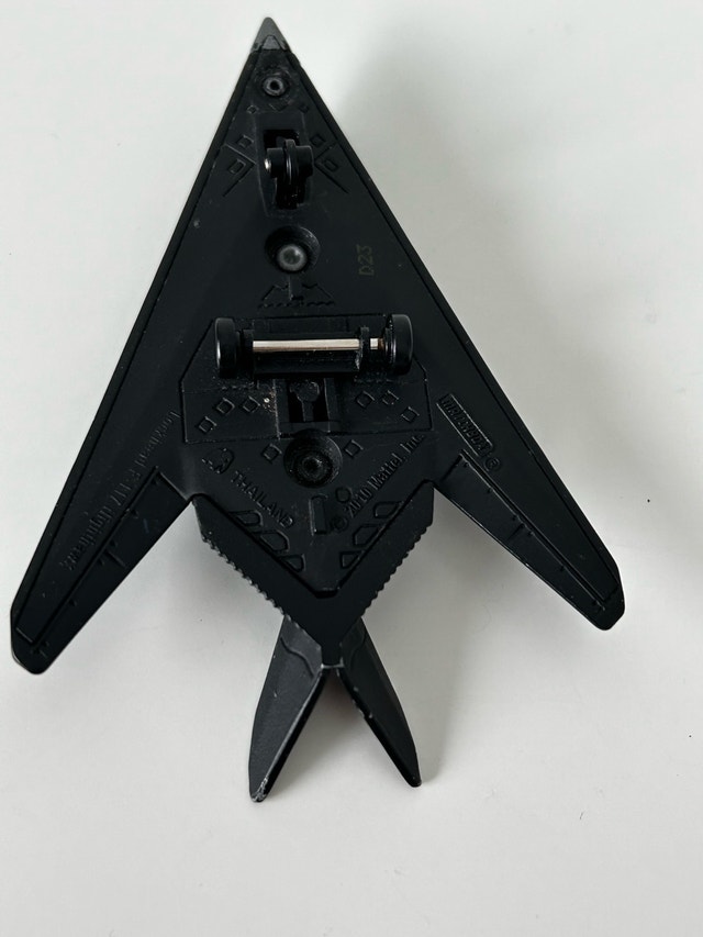 Matchbox F-117 Night Hawk 2010 Black Blue Stealth Fighter - photo 3