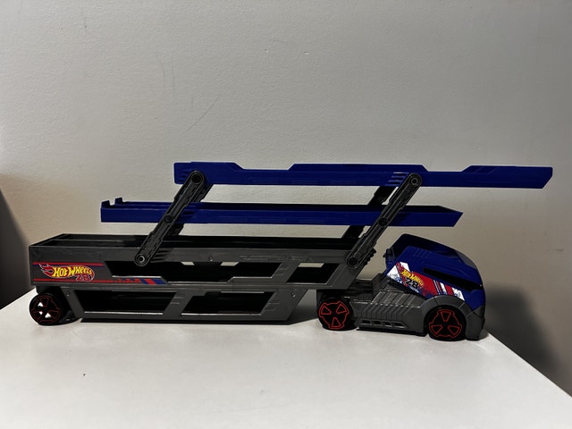 Hot Wheels Car Carrier