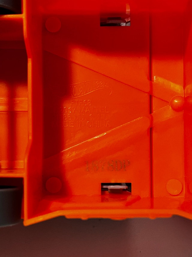 Hot Wheels Mega Hauler - photo 4