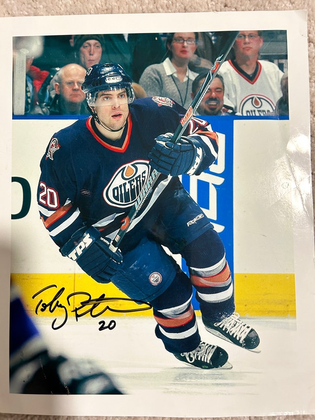 EDMONTON OILERS TOBY PETERSEN SIGNED 8X10