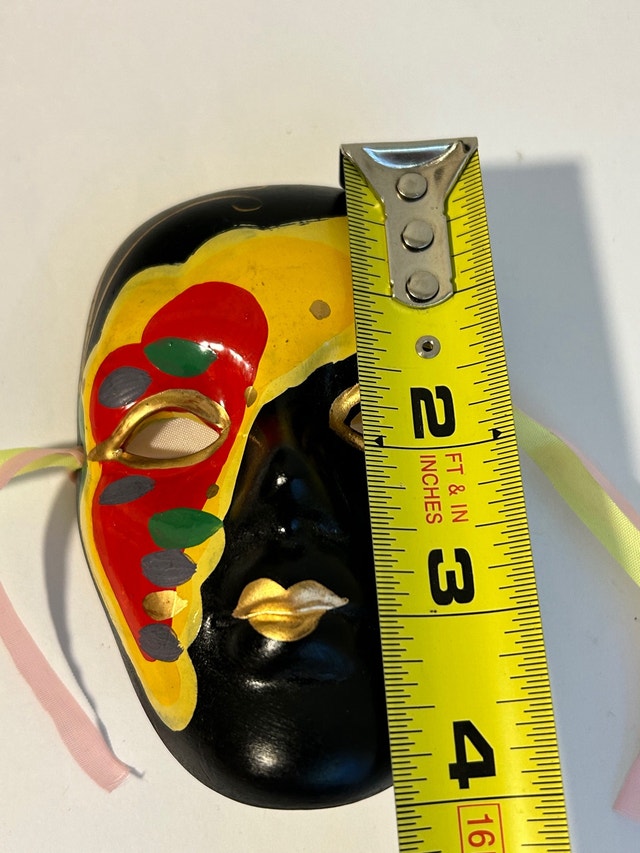 Small Ceramic Porcelain Mardi Gras Mask Wall Decor - photo 3