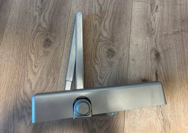 LCN 1460 Medium Duty Door Closer, Aluminum Powder Coat Finished