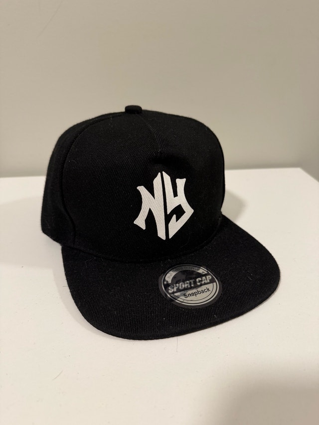 Black Snapback Cap NY Style - Adjustable Flat Brim Hat