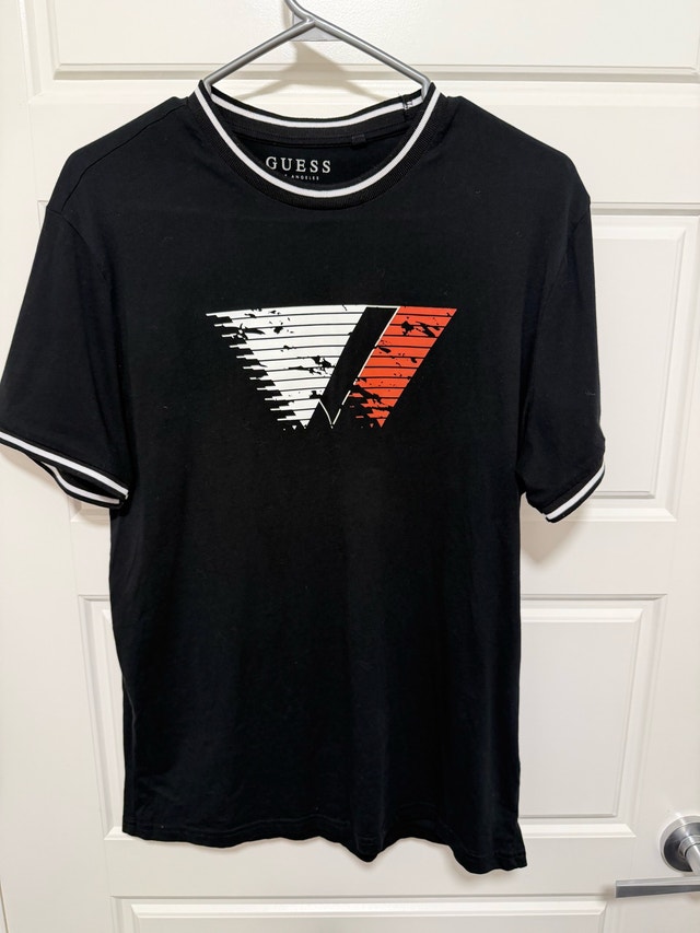 GUESS Los Angeles Men’s Black Graphic T-Shirt – Size M