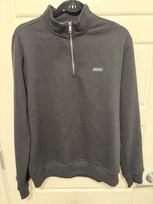 DKNY Men's Half Zip Sweatshirt Size M