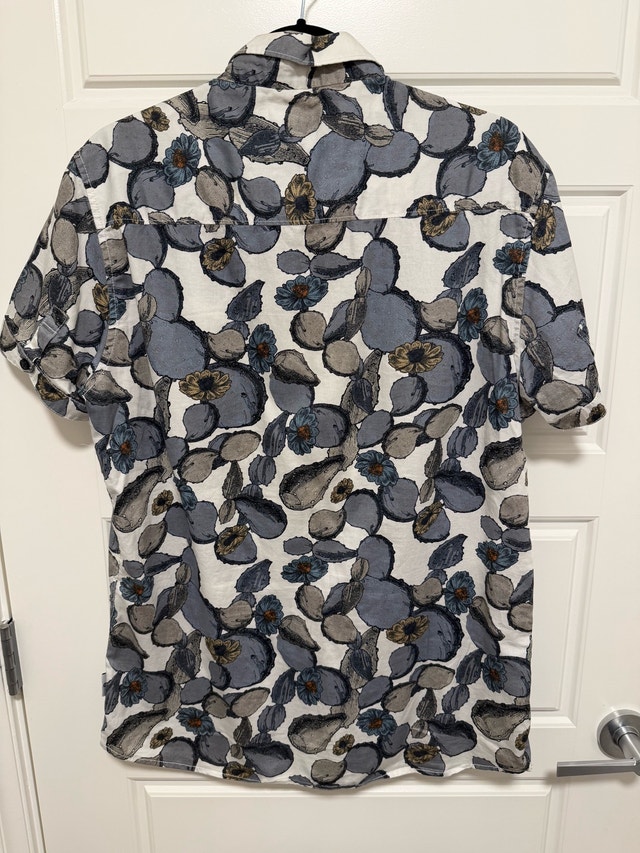 Noize Blue White Floral Short-Sleeve Button-Down Shirt L - photo 2