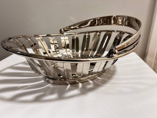 Silver plated on steel Basket