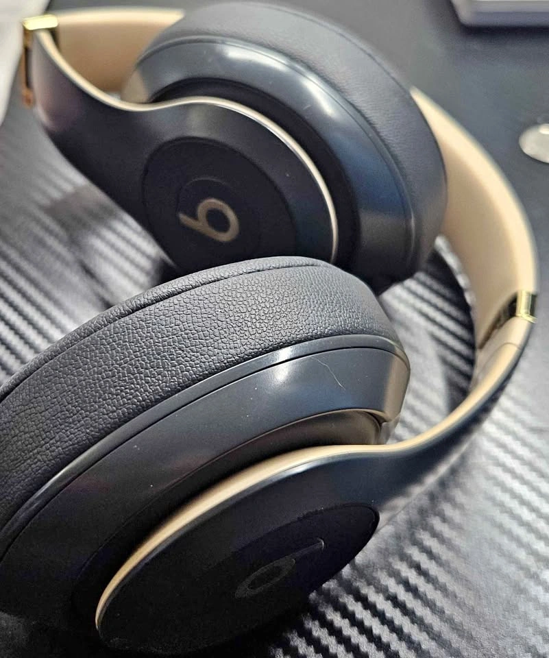 Beats Studio 3 Wireless - Gold & Grey