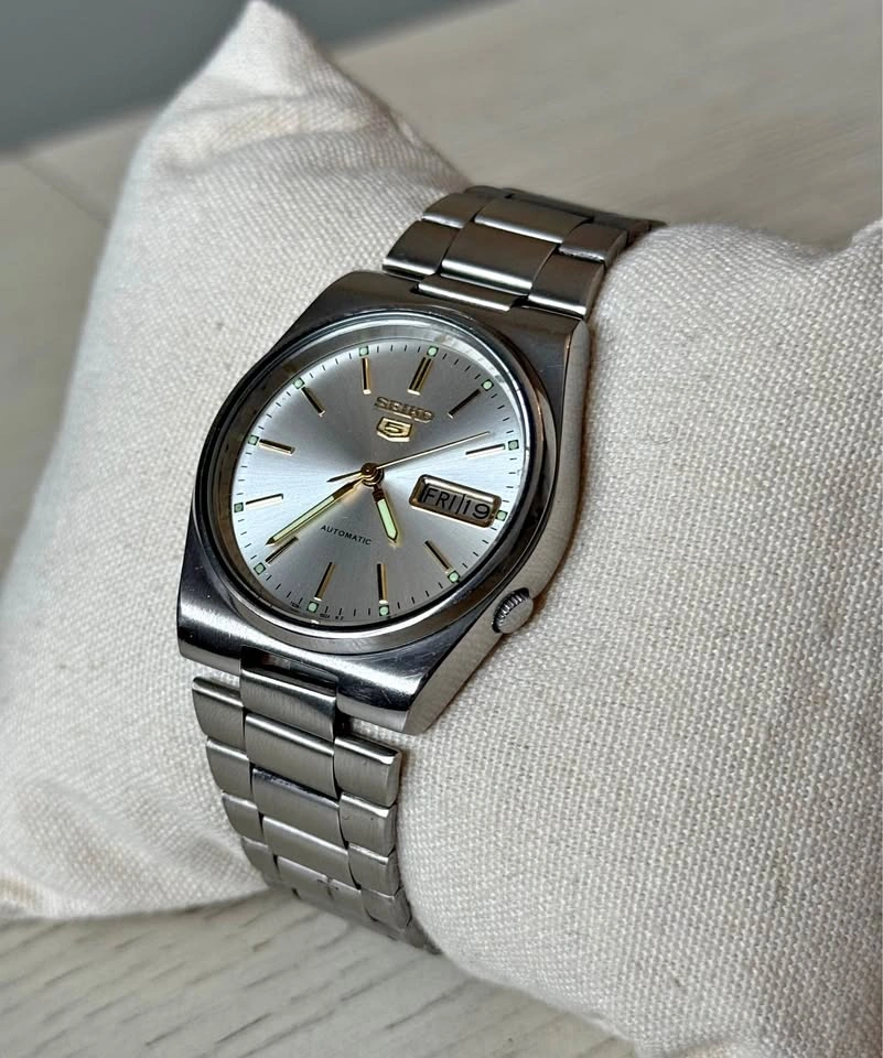Seiko 5 Automatic Men’s Watch – Silver Dial (7S26)