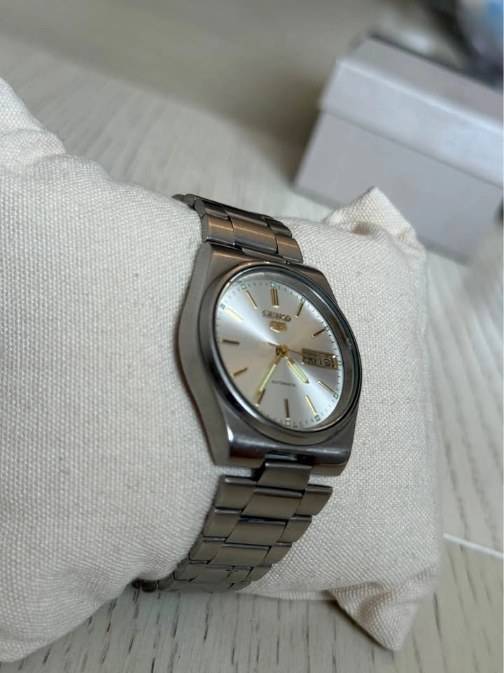 Seiko 5 Automatic Men’s Watch – Silver Dial (7S26) - photo 2