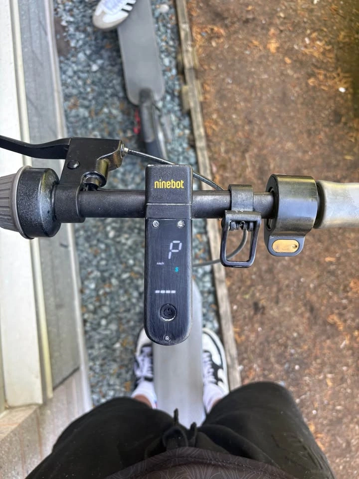 Ninebot Max G30 e-scooter - photo 3