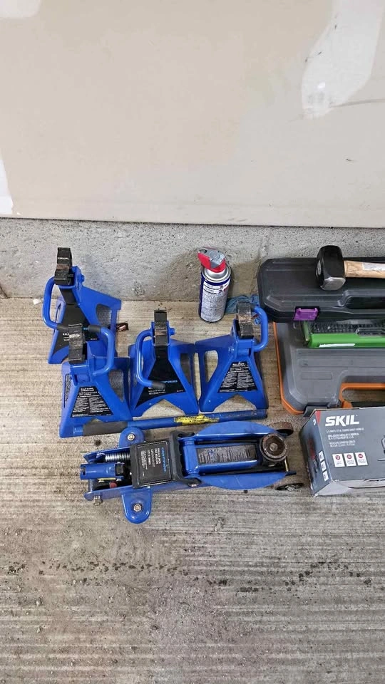 Vehicle Maintenance Tools - Car Jack, Ramps, Grinders & More