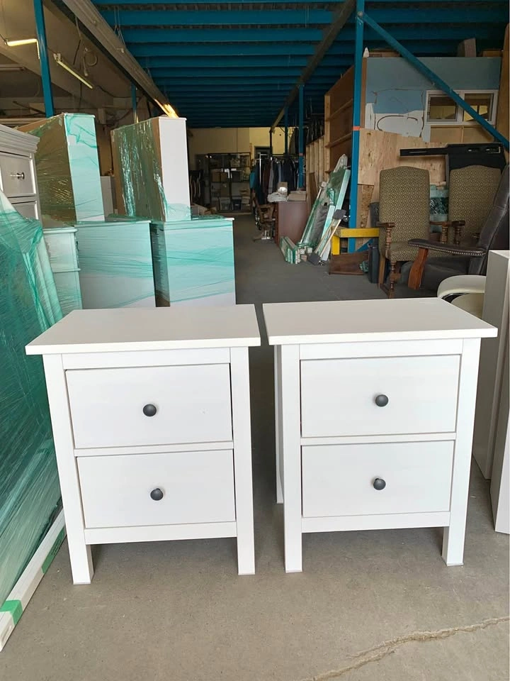 White Wooden Dressers/Nightstands