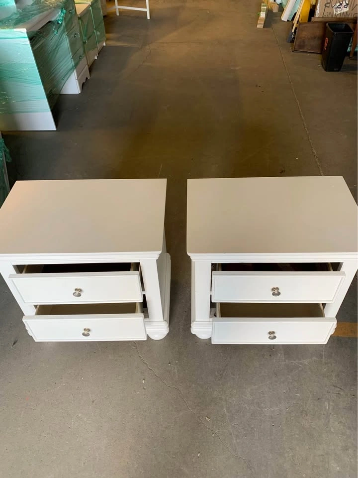 2x Small White Vintage Dressers/Nightstands w/ Silver Handles - photo 5