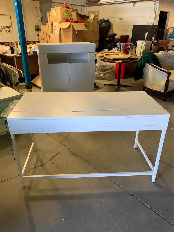 Modern White Desk w/ Drawers & USB Hub - photo 3