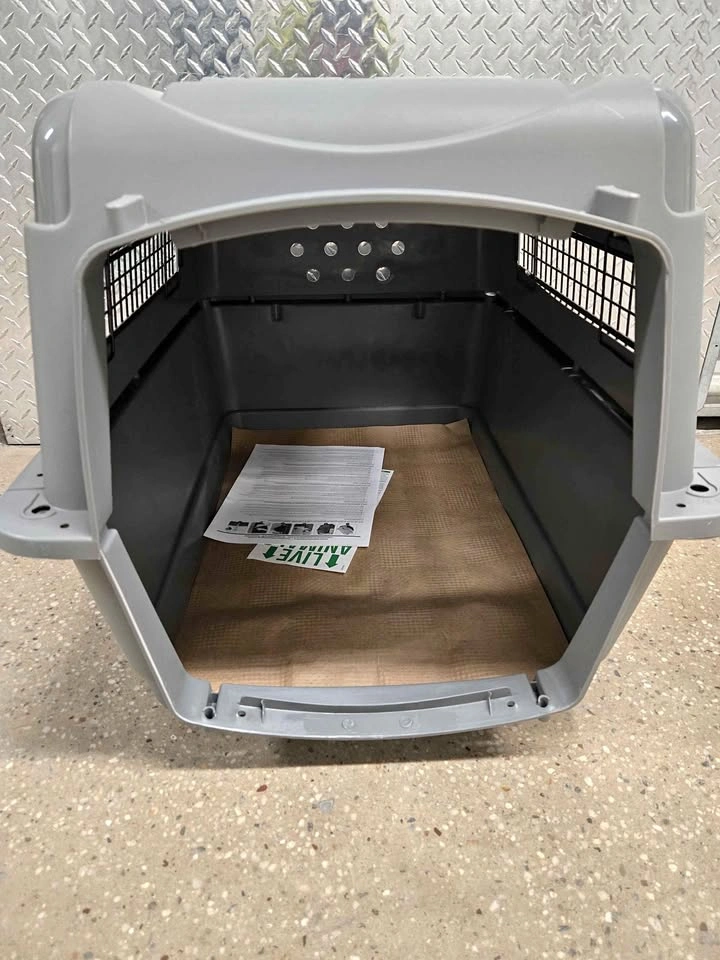 Petmate gray pet carrier