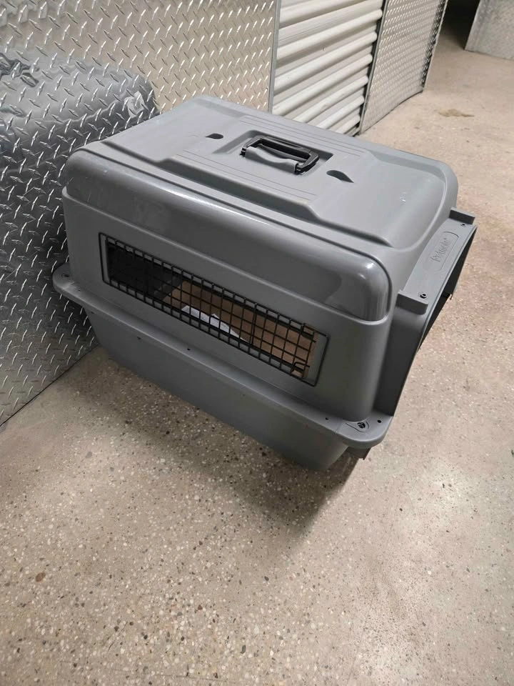 Petmate gray pet carrier - photo 5