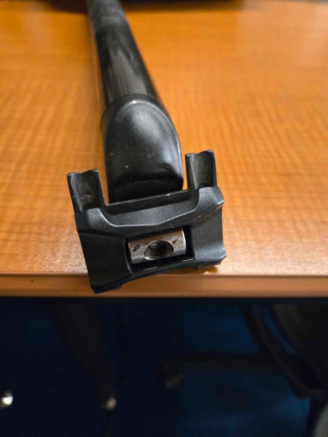 Giant Carbon Seatpost - photo 2