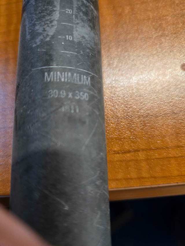 Giant Carbon Seatpost - photo 3