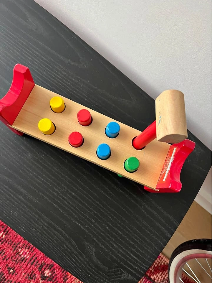 Melissa and Doug Pound A Peg