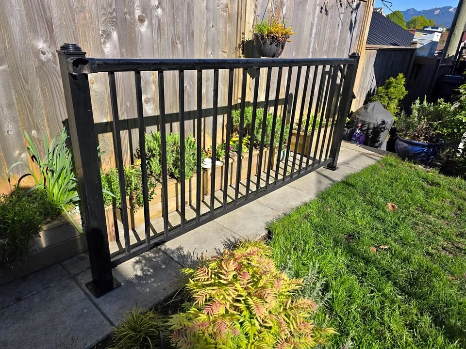 Black Aluminum Railing 2.5m