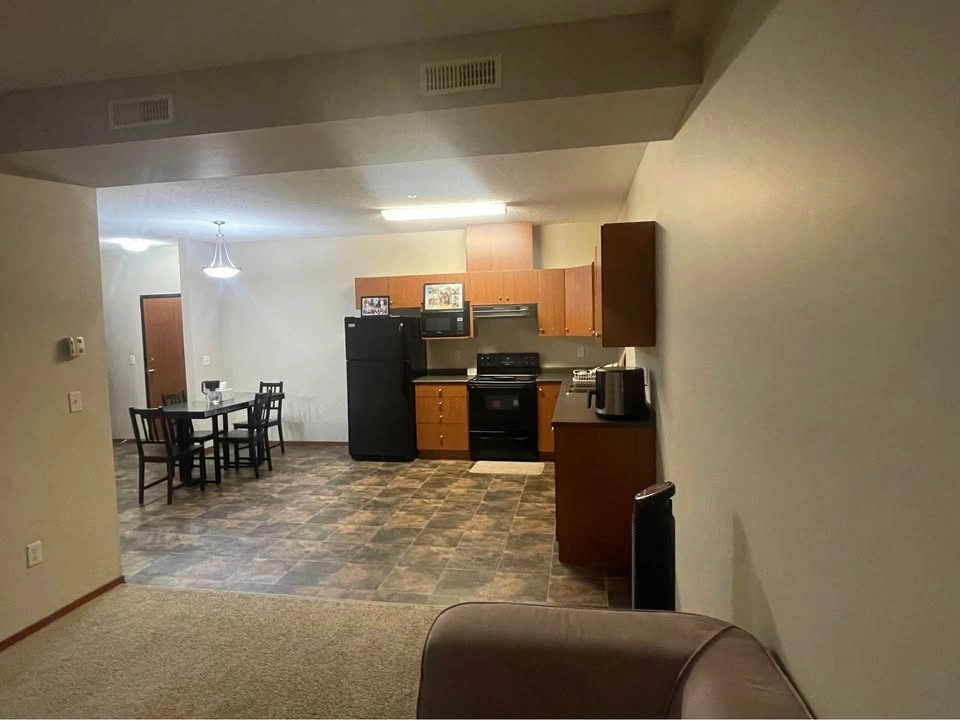 Private Room for Rent in NW Edmonton - photo 2