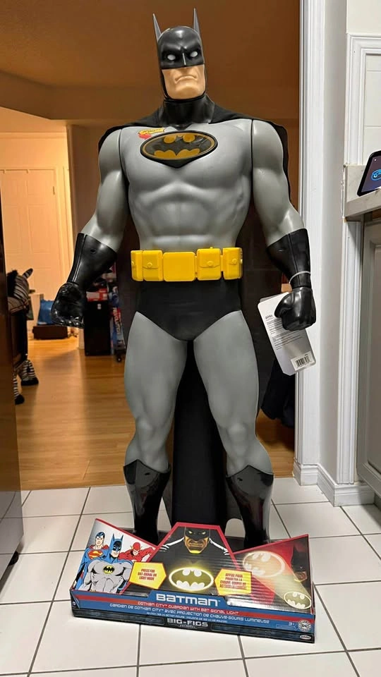 BIG-FIGS Batman 48 Inch Action Figure w Bat-Signal Light