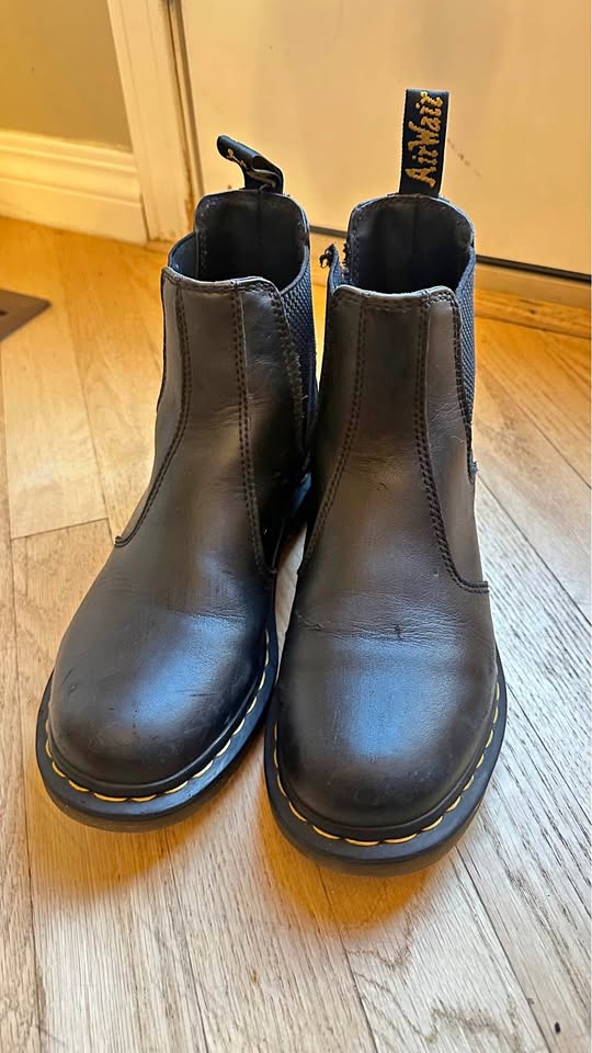 Dr Martens US8 / EU39