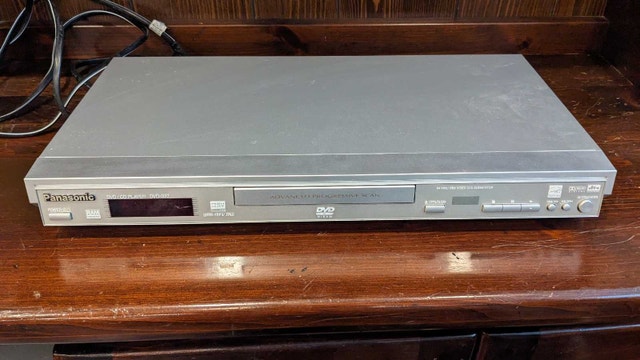 Panasonic DVD-S27 DVD/CD Player