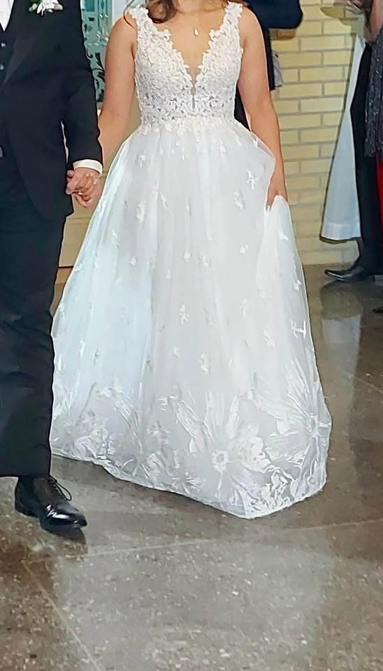 Wedding Dress for Sale - photo 2