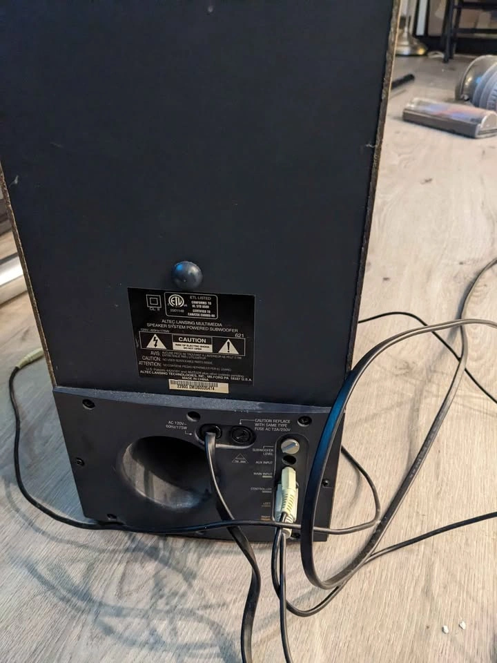 Altec Lansing 621 Speakers Subwoofer System. Yonge and Sheppard. - photo 2