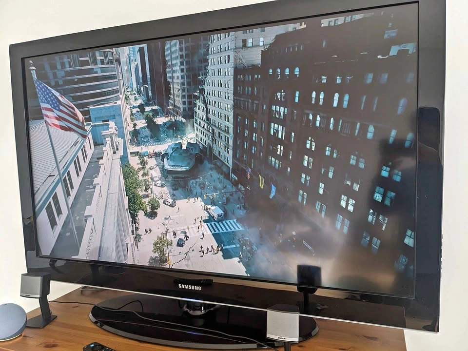 Samsung 52 inch TV LN52A550. Yonge and Sheppard.