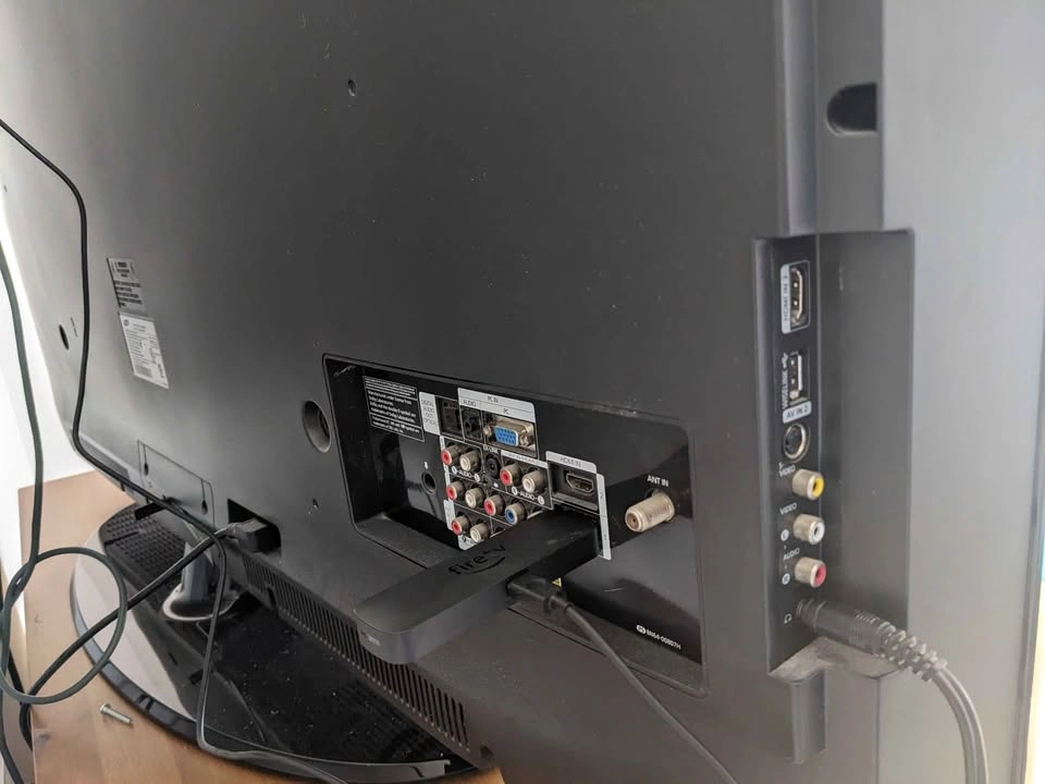 Samsung 52 inch TV LN52A550. Yonge and Sheppard. - photo 3