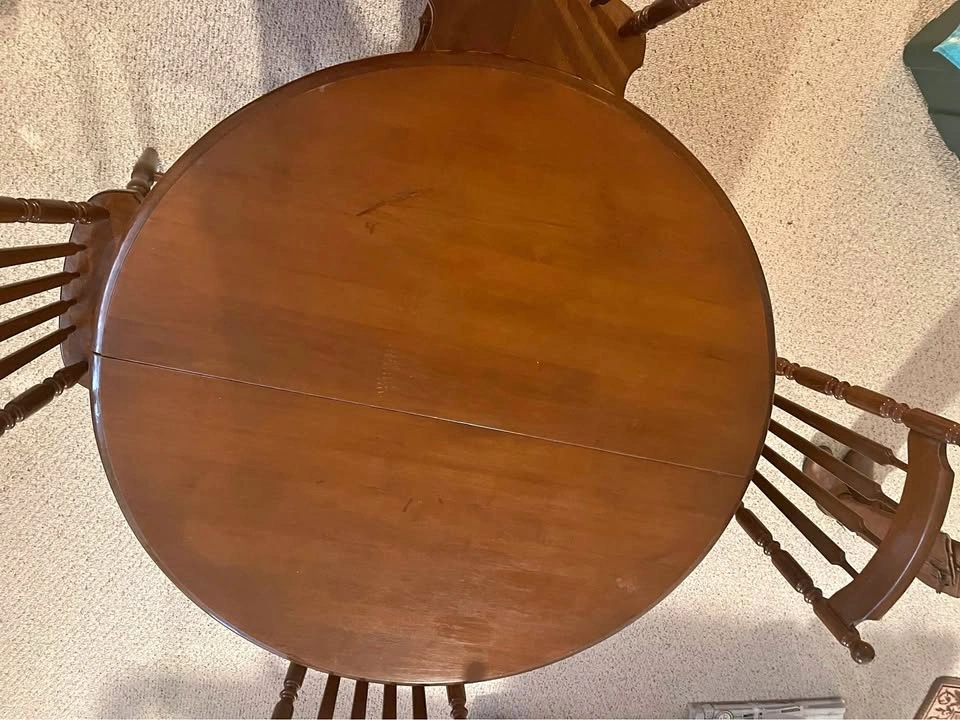 Dining Table with 4 Chairs and 2 Leaves