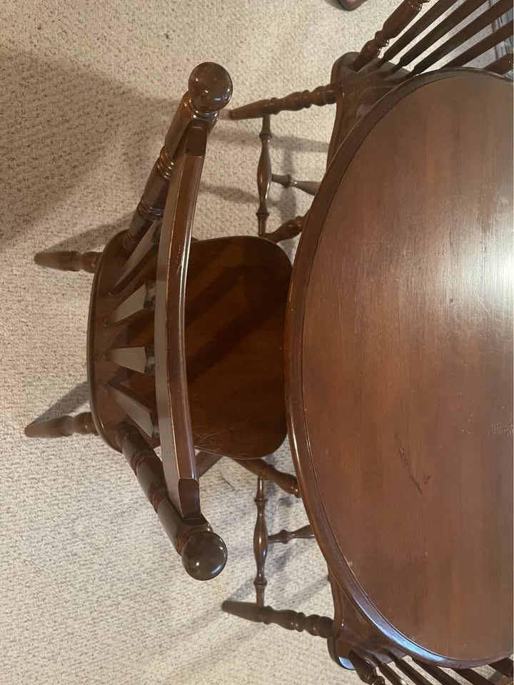 Dining Table with 4 Chairs and 2 Leaves - photo 2