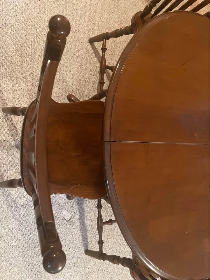 Dining Table with 4 Chairs and 2 Leaves - photo 3