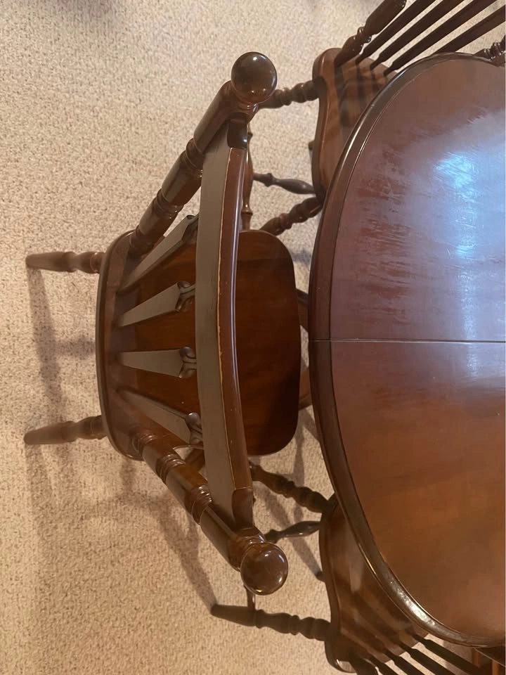 Dining Table with 4 Chairs and 2 Leaves - photo 5