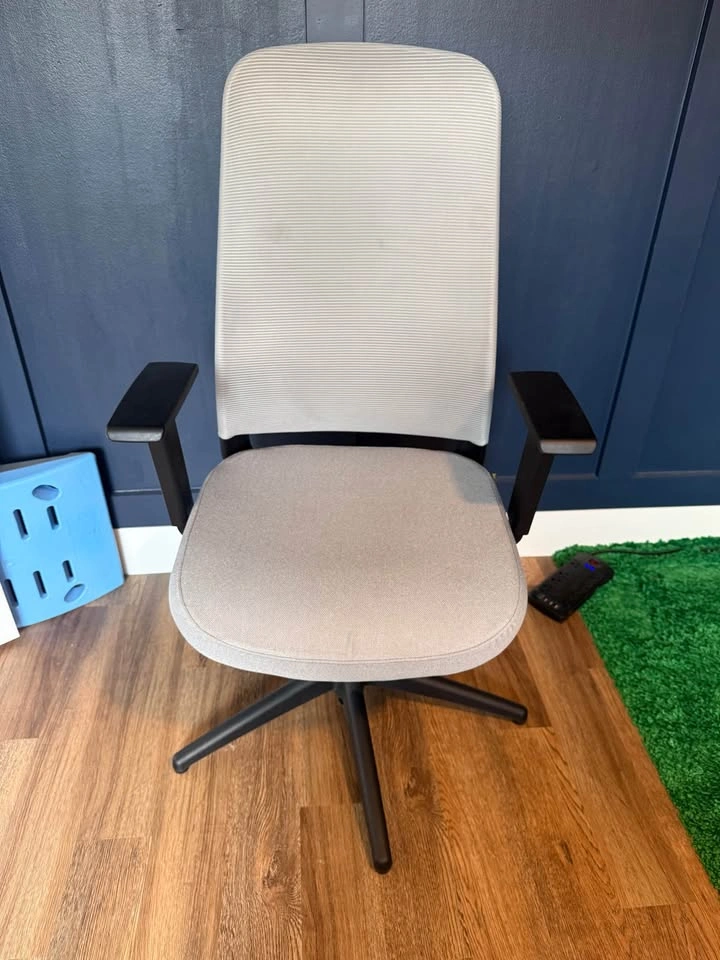 Herman Miller Jarvis Bamboo Contour Standing Desk - photo 5