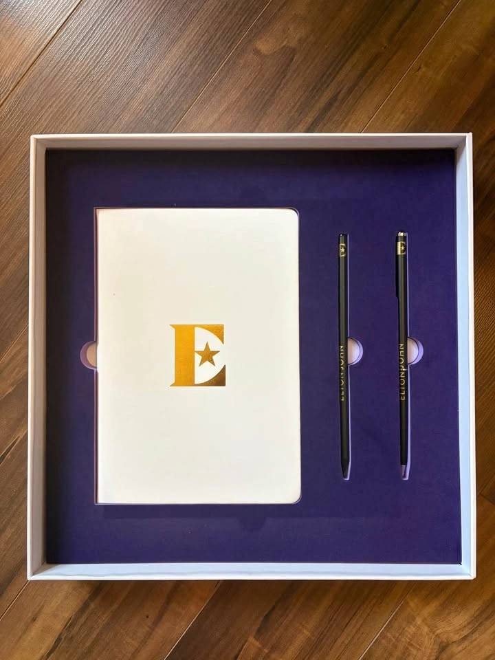 🎶 Limited Elton John Farewell Tour VIP Box Set (Toronto) - photo 2