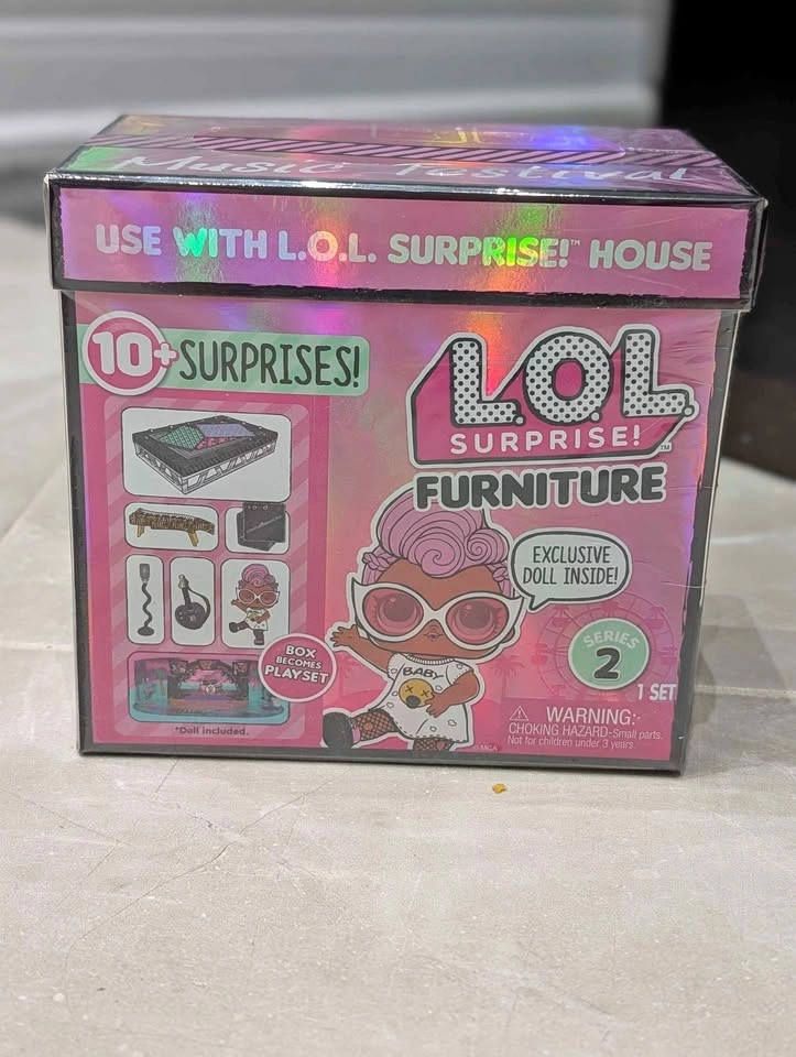 L.O.L. Surprise! Furniture Series 2 Music Festival with Grunge G
