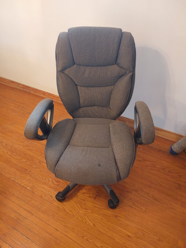 Office chair, adjustable, in good condition