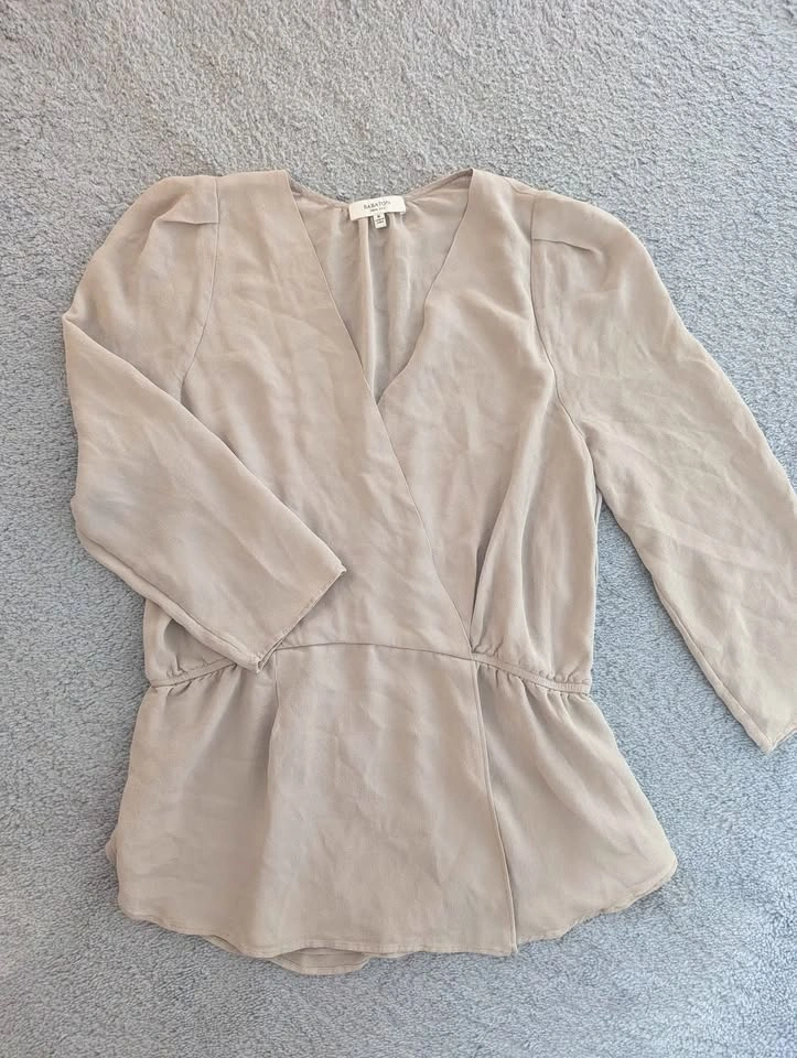 Babaton Aritzia Silk Blouse, M - photo 2