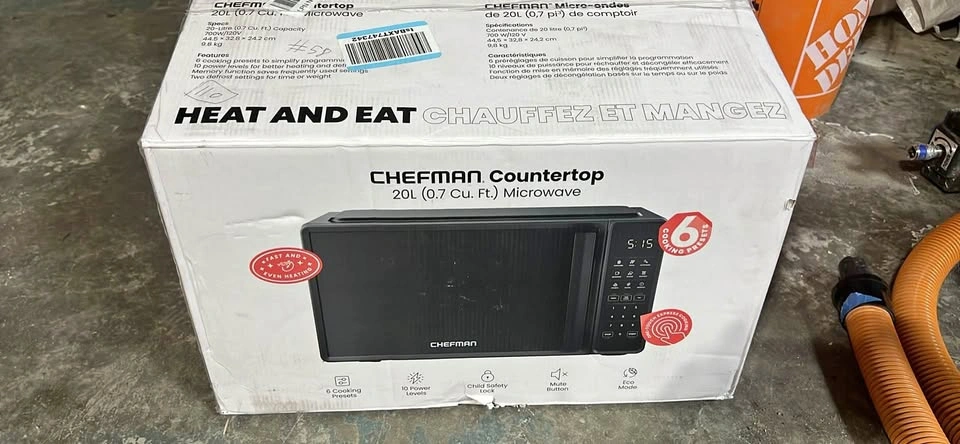 Chefman Countertop Microwave 0.7 Cu Ft 700W