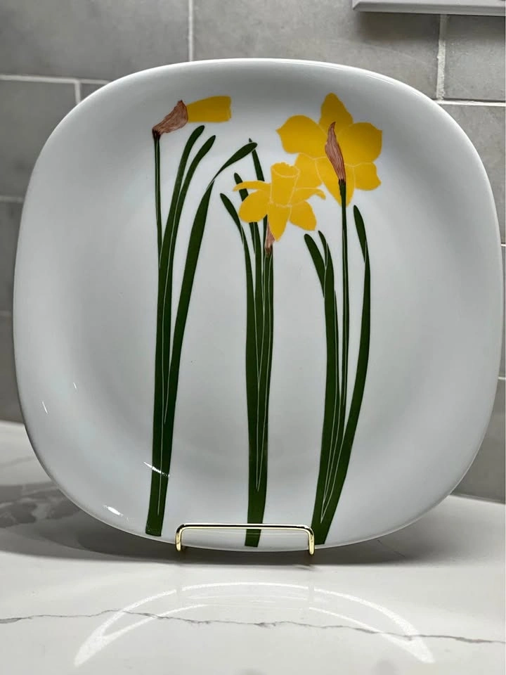 Block Langenthal "Floral Portraits" Daffodil Dinner Plate