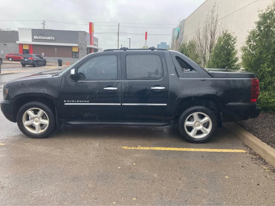 2009 Chevrolet Avalanche - photo 3