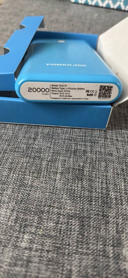 PowerAdd 20000mAh Power Bank + Flashlight - photo 4