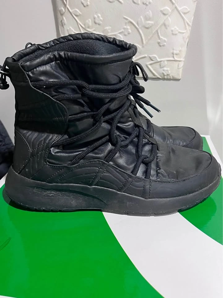 NIKE Tanjun High Rise 'Triple Black' Boots size 10W - photo 4